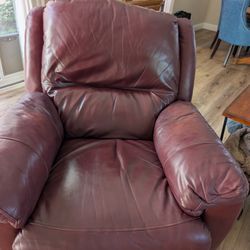 Beautiful Leather Easy Chair Very Comfortable Recliner 