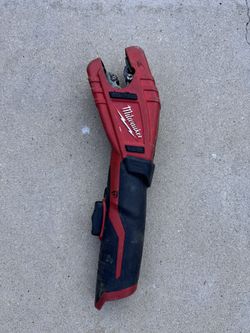 Milwaukee M12 Cordless Copper Tubing Cutter (Tool Only)