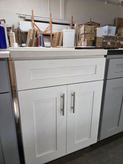 White Shaker Bathroom Vanity 24"