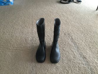 New rubber boots size 8