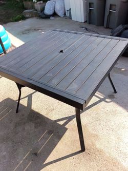extendable outdoor table