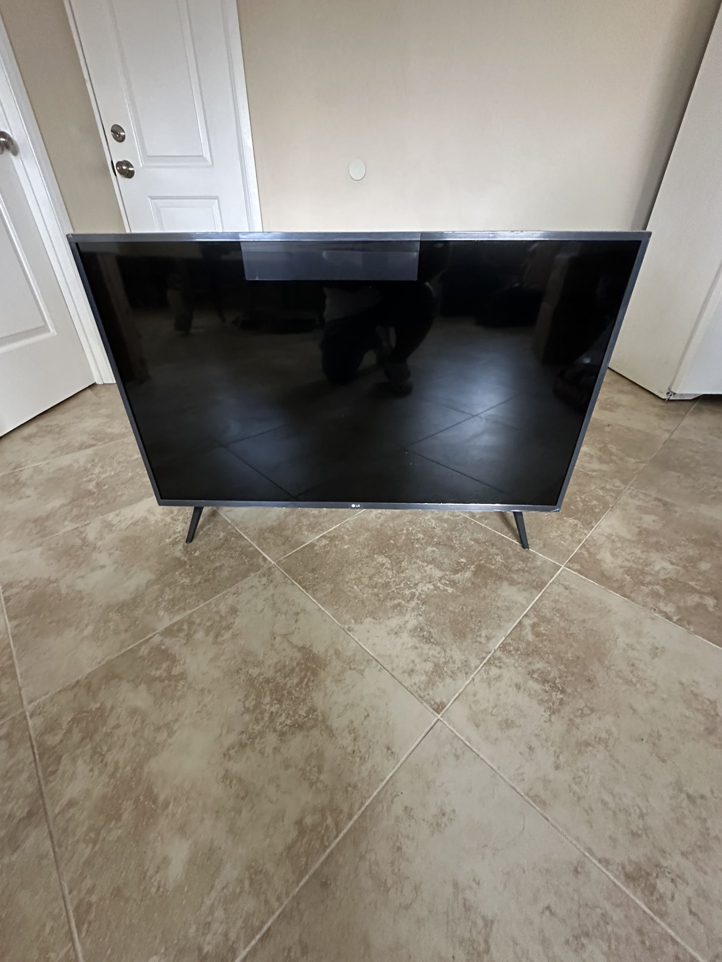 LG 40 “ TV
