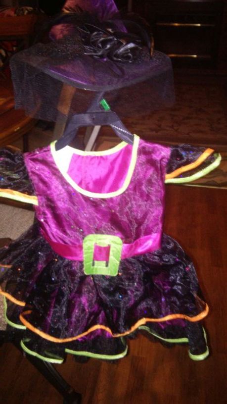 Little girls witch costume