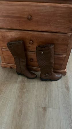 Women's Boots Size 8