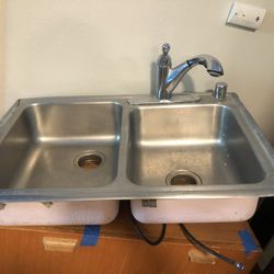 Double Sink With Faucet
