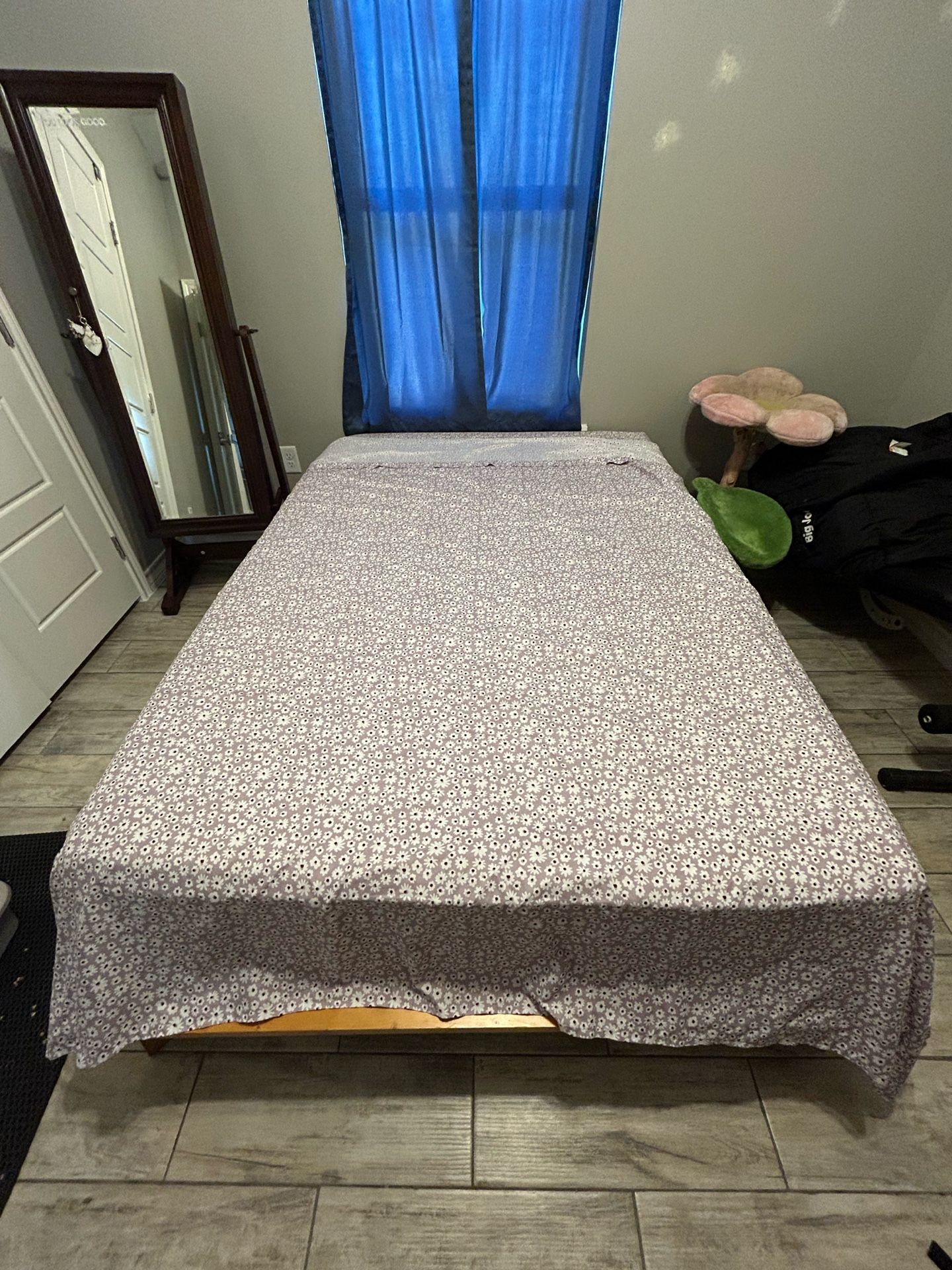 Full Size Memory Foam Mattress And Bed Frame 