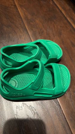 Totes Kids Green Rubber Sandals