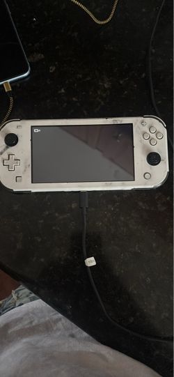 Nintendo Switch Lite – Used
