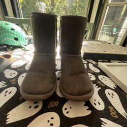Girls Ugg Boots Size 4
