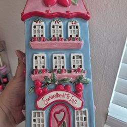 New ceramic Sweethearts inn candle holder