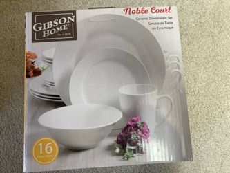 16 Piece Ceramic Dinnerware Set—Brand New