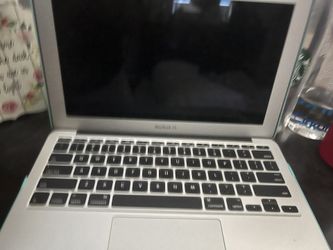 MACBOOK AIR