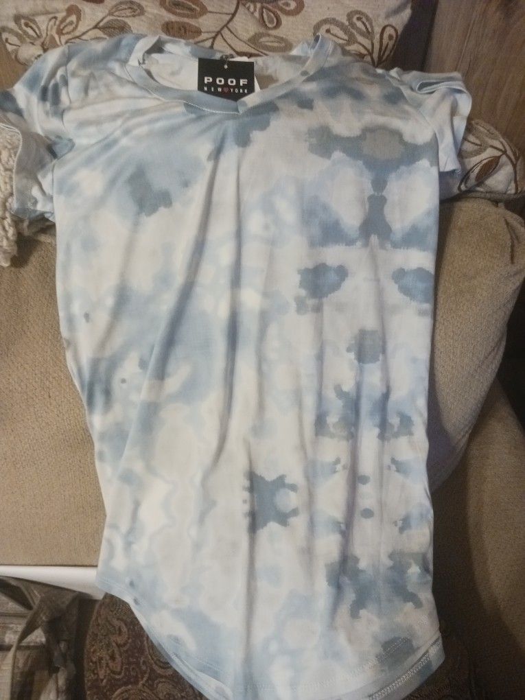 Women's Shirt Size Medium
