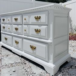 Beautiful Solid Wood Dresser With 9 Drawers 