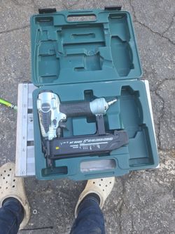 Hitachi 2" brad nailer