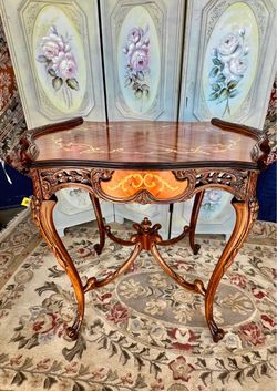 Gorgeous Stunning Antique Louis XV Carved and Inlaid Woods Parlor Table . Beautifully Restored . Circa 1930s