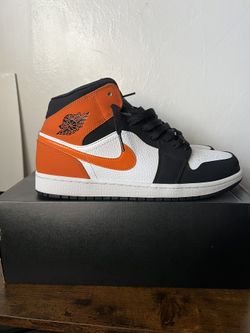 Air Jordan 1 Retro High OG 'Shattered Backboard' in men's size 10.5