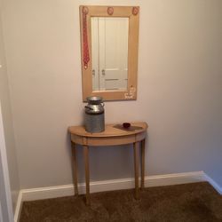 Perfect Entry Way Table And Mirror