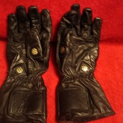 #925... Boxing Gloves 12 Oz