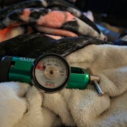 Oxygen adjuster knob