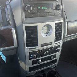 2010 Chrysler Town & Country