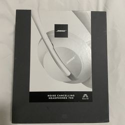 Bose Noise Cancelling Headphones 700