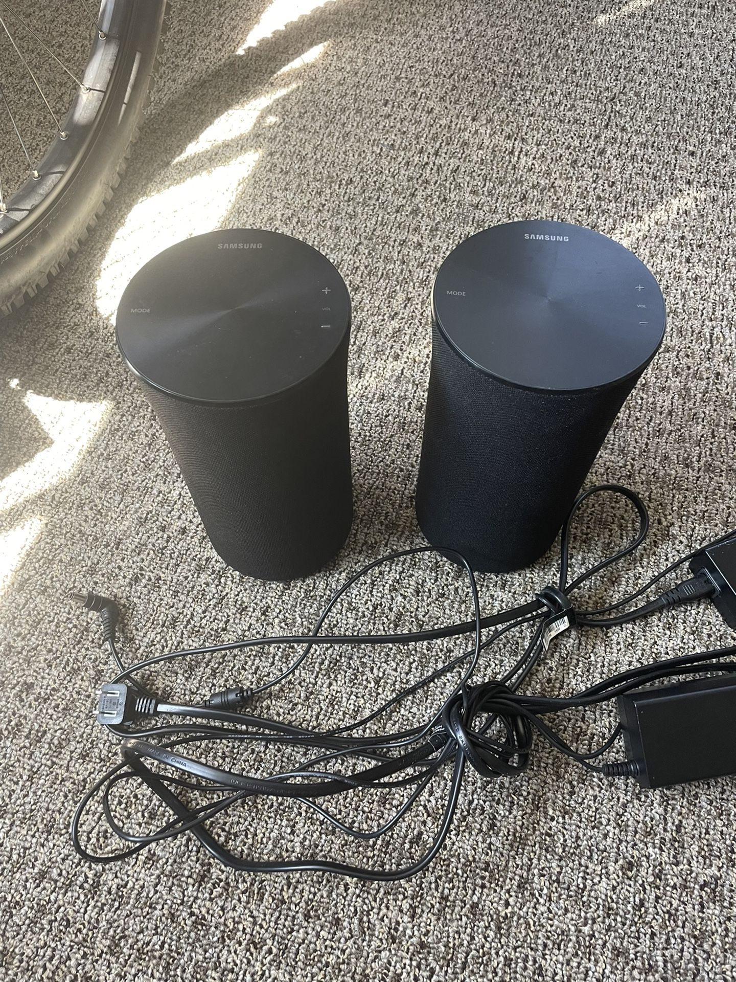 Samsung R1 Radiant360 Wi-fi - Bluetooth Speakers