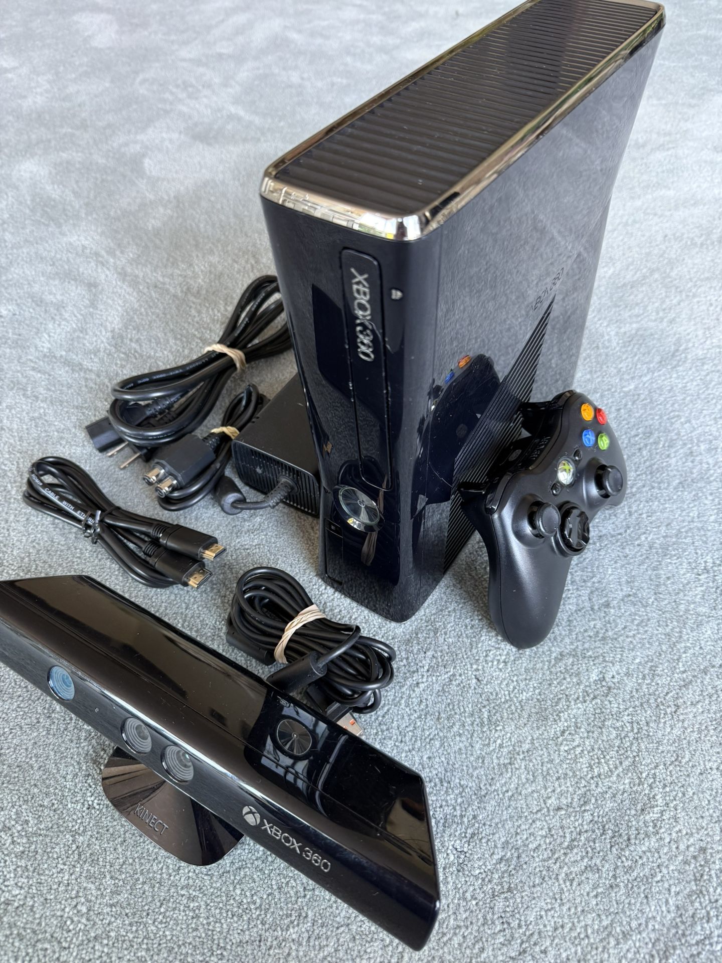 ***NO TRADES!!!*** 250 GB Xbox 360 S with Kinect ***NO TRADES!!!***