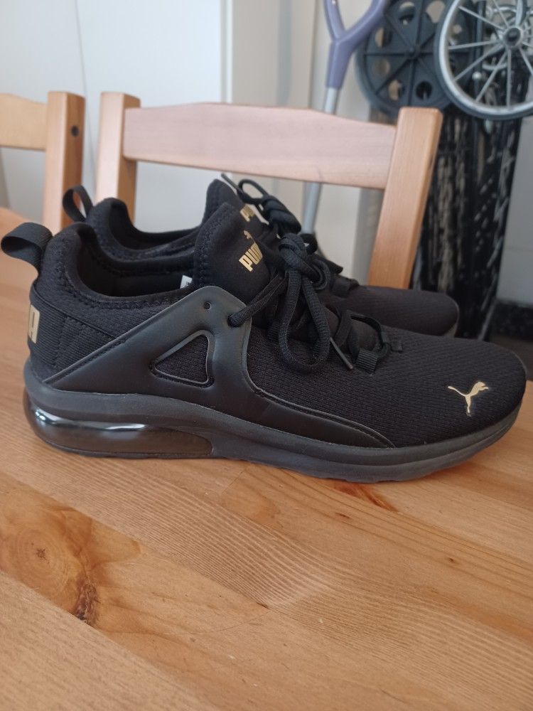Puma Black With Gold Logos Women's 9