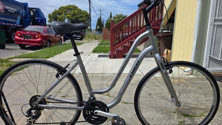 Trek Verve 1 Hybrid Bike Large Size