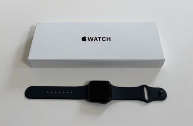 Apple Watch SE 3rd Gen (2025 model) GPS + Cellular Unlocked, Midnight with Midnight Sport Band S/M in great condition. $175