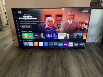 Vizio 65” Smart TV 4K UHD Smart Cast With New Remote Control $230 Firm On Price