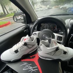 JORDAN 4 BRAND NEW SIZE 11