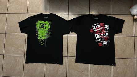 DC SHOES T Shirt size Medium but fits like Large
