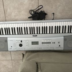 Yamaha digital keyboard dgx-230