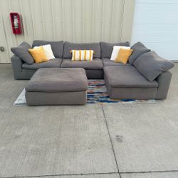 Modular 5pc Sectional  /w Ottoman by Bob’s Discount Furniture