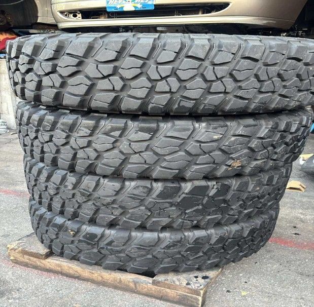 32 11.50 R15 SET OF E BFGOODRICH MUD TERRAIN T/A - TAKE OFF TIRES LIKE NEW TREAD