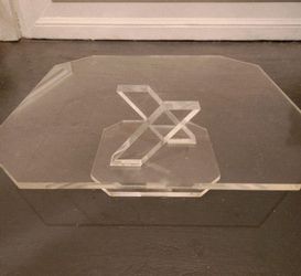 Vintage Lucite Cake Stand 11"