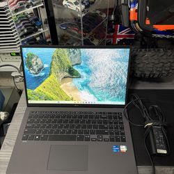 Laptop Computer lg gram touchscreen very fast core i5