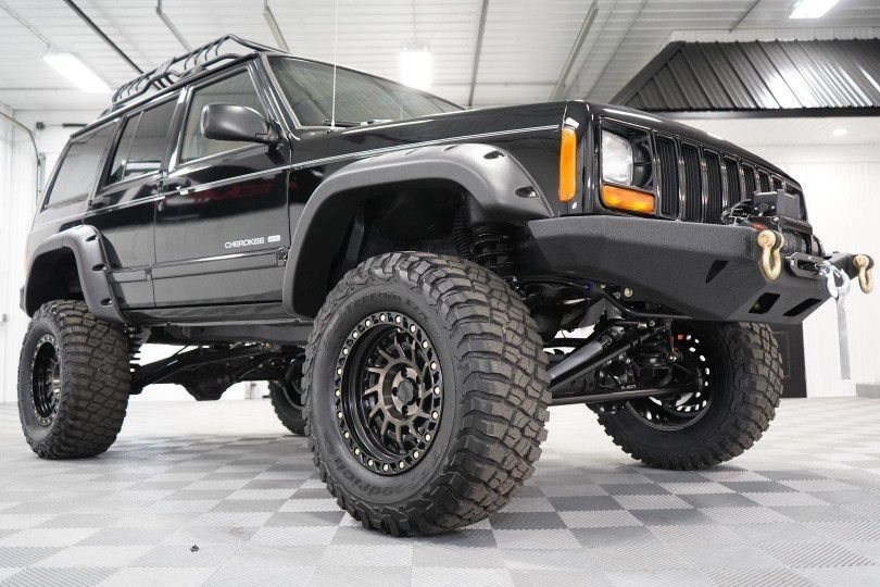 Xj Jeep Cherokee BUSHWACKER FENDER FLARES NEW