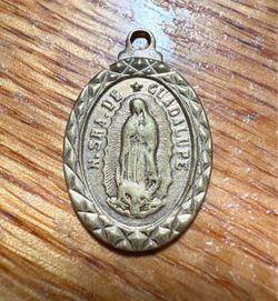 Vintage Pendant Medal Our Lady Of Guadalupe Christian Religious Gold Tone