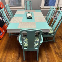 6-seater dining room for sale in very good condition, like new