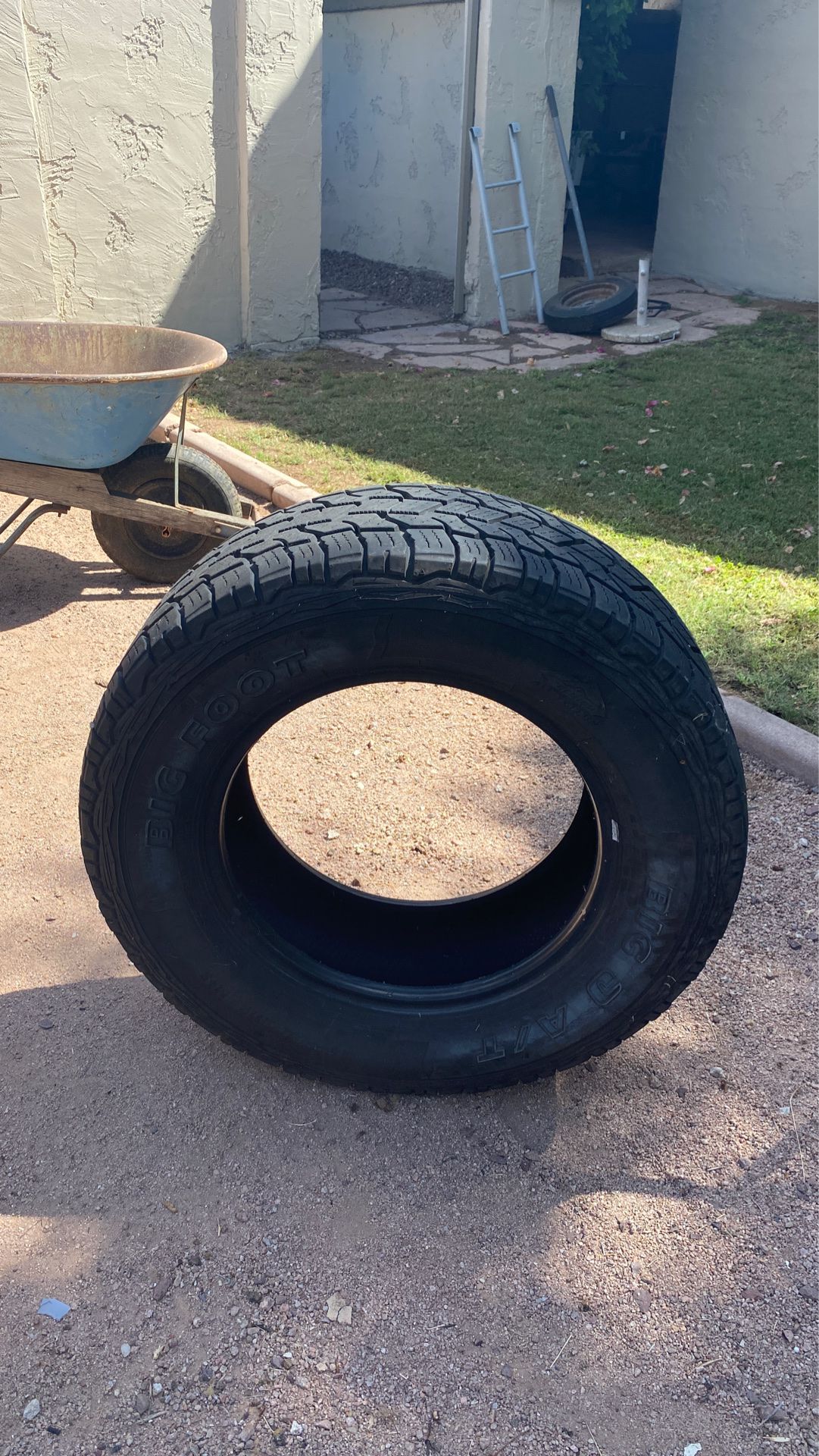 Big O A/V Big Foot tire LT275/65R18