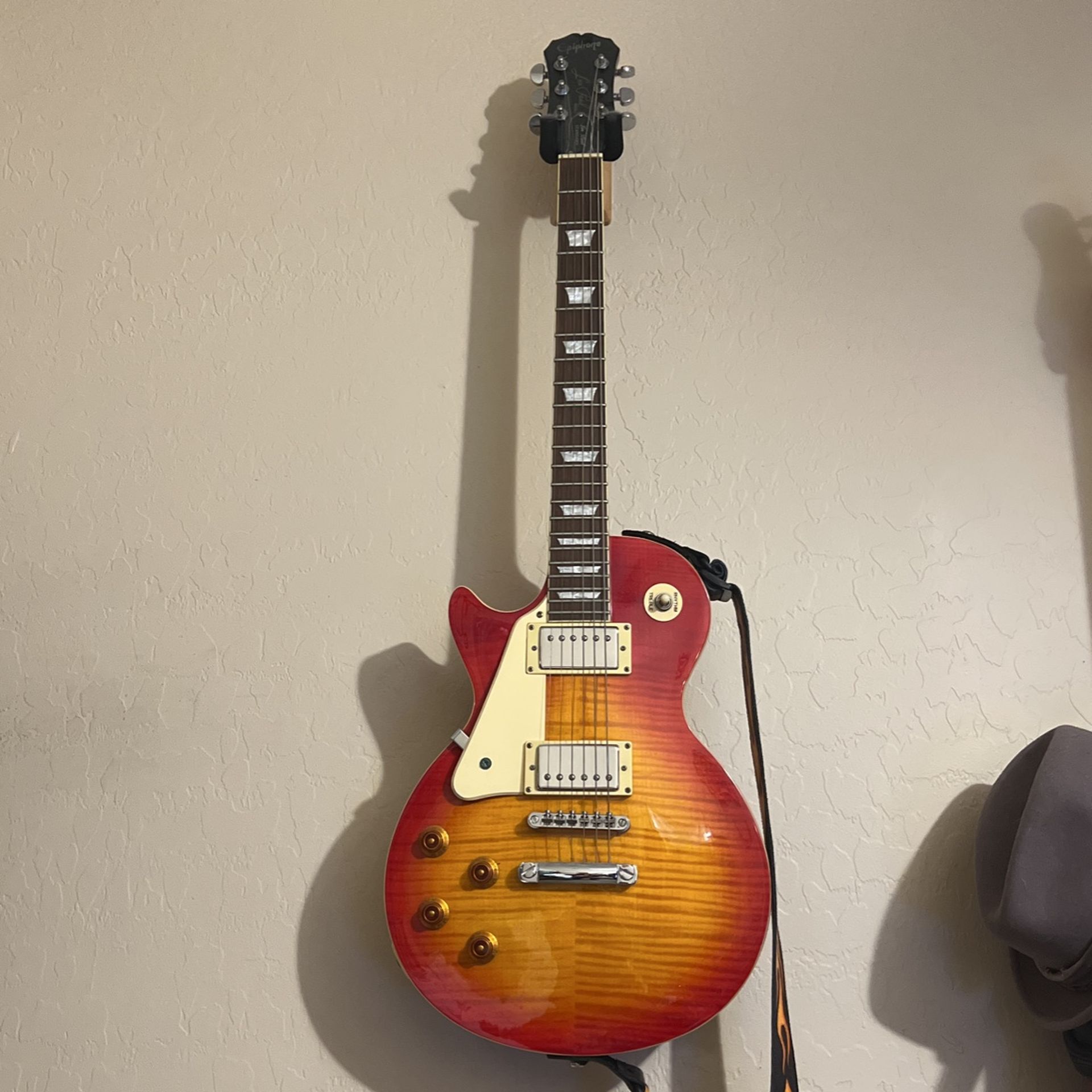 Left  Handed EiPhone Les Paul Sunburst Electric Guitar 