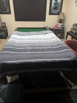 Like new queen gray reversible blanket