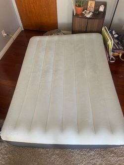 Queen Air Mattress (Used Once, Purchased August 2026)
