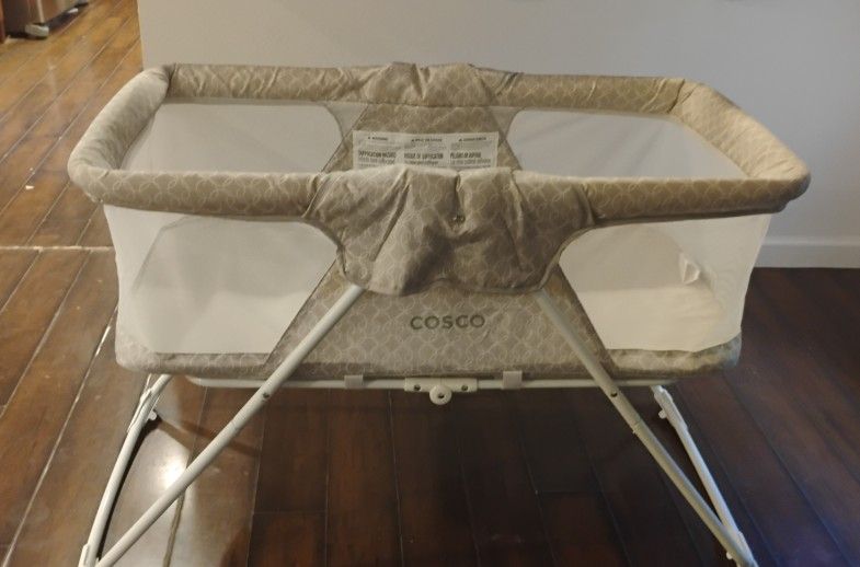 Cosco Rocking Bassinet