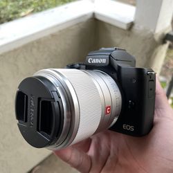 Canon M50 Mark II With Viltrox 33mm 1.4