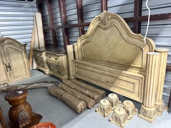 Wynwood Furniture King Bedroom Set – Solid Wood