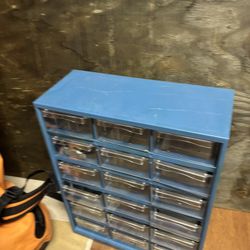 LOW PRICE MOVING- NAIL SCREWS ORGANIZER 